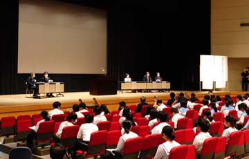 和歌山県かつらぎ町で出澤理事長が中学生対象に講演会をしました。